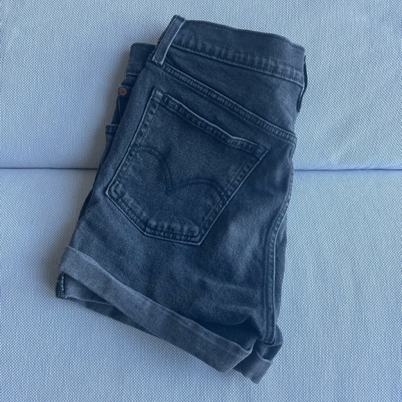 Levi Grey Shorts - Picture 1 of 2